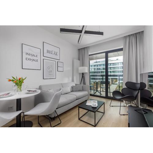 Modern Shellter Apartment Beachside Rogowo by Noclegi Renters