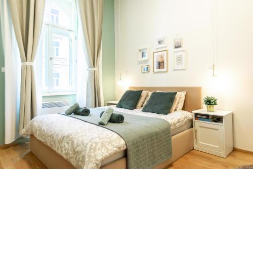 Modern & spacious apartment near the old town