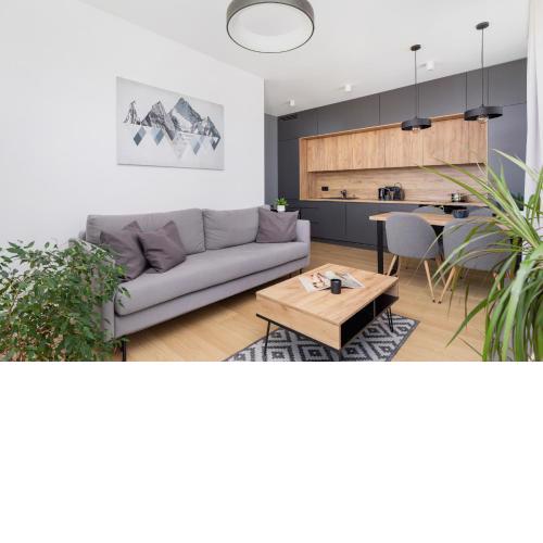 Modern & Spacious Apartment with Air Conditioning & Parking by Renters Prestige