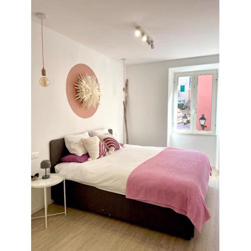 Modern & spacious Old Town apartment
