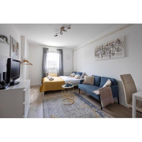 Modern studio near City Center