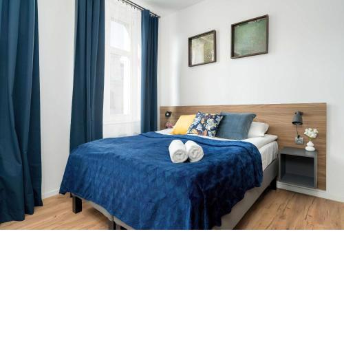 Modern Studio Very Berry in the Centre of Poznań by Noclegi Renters