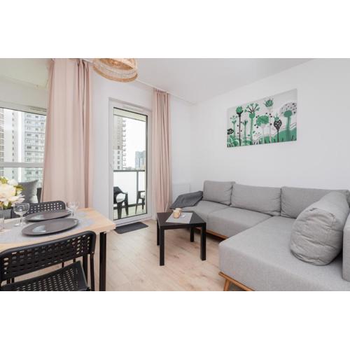 Modern Studio with Balcony Near Arena Gdańsk by Noclegi Renters