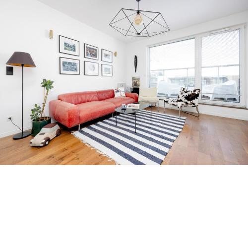 Modern & Stylish Apartment with Balcony Warsaw by Noclegi Renters