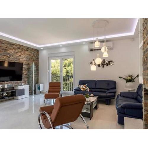 Modern & Stylish Villa with Private Pool - Four Bedroom Villa with Pool
