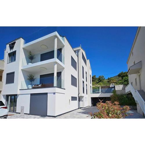 Modern Unit with Ocean View