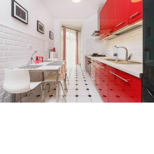 Modern Urban Escape - Old Town Apartments - by Upstairs
