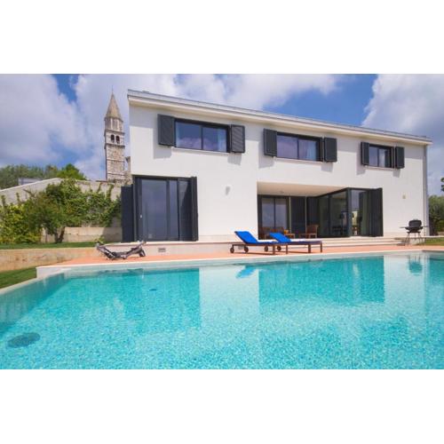 Modern Villa Anna with outdoor pool in Visnjan