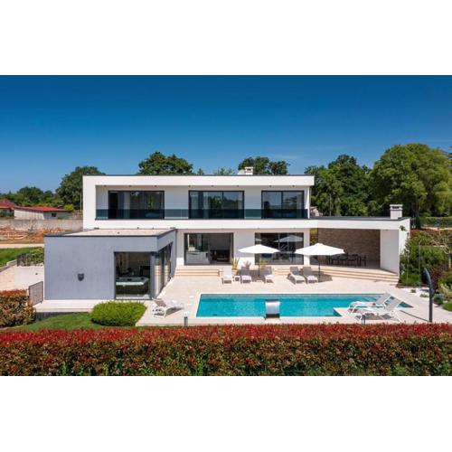 Modern villa Blanka with pool and grill in Tinjan