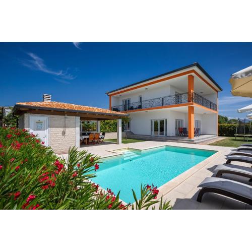 Modern villa Eva Kastel with pool near Buje