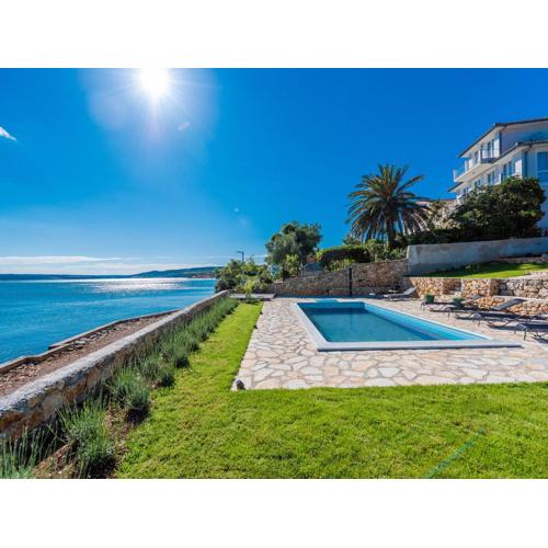 Modern Villa in Maslenica with Swimming Pool