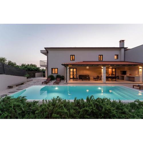Modern villa Molindrio with pool in Porec