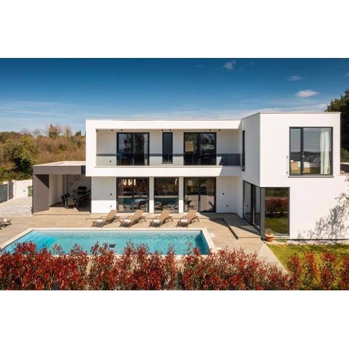 Modern Villa Tonka with pool and grill in Porec