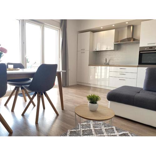 Moderne Wohnung Mit Grillplatz Auf Dem Balkon