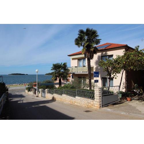 Modernes Apartment direkt am Meer und nur 400 Meter zum Strand - in Rovinj