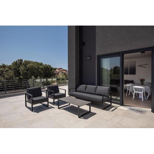 Modernes Apartment mit großer Terrasse