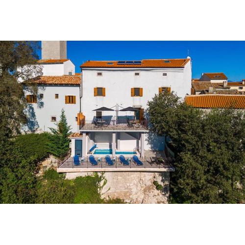 Modernes Apartment mit Panoramablick, Pool - inmitten von historischem Zentrum