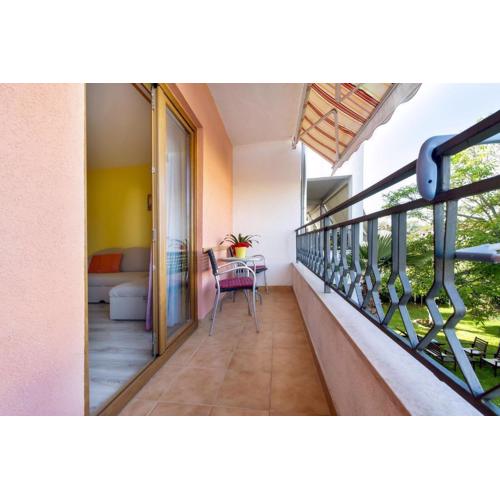 Modernes Apartment nur 10 Gehminuten zum Strand von Rovinj mit Privatparkplatz