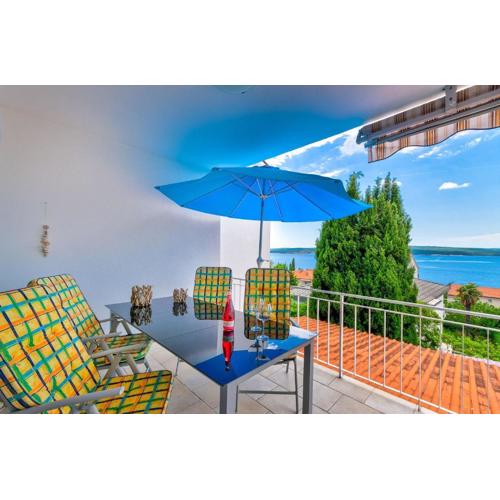 Modernes Apartment nur 350 Meter zum Sandstrand mit Meerblick, eigenem Liegestuhl, Grill