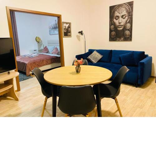 Moderní apartmán u Velkého náměstí 1, Wi-Fi a Netflix zdarma, koupelna s vanou