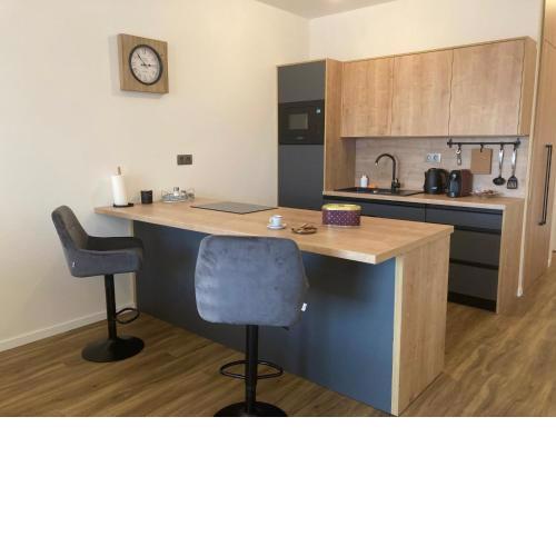 Moderný apartmán A408 v centre NR, parkovanie v cene