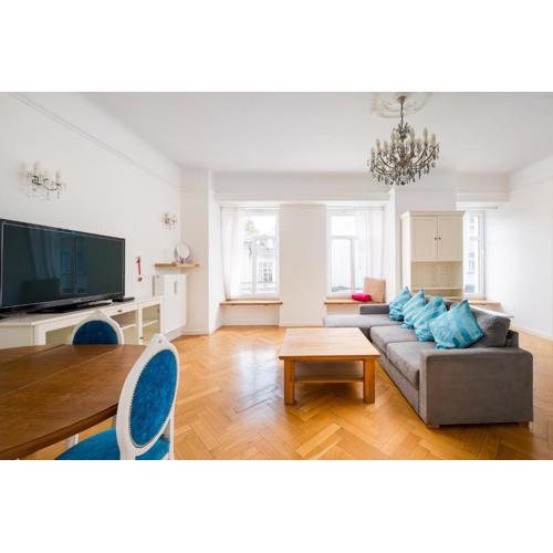Mokotowska Royal Apartment by BookingHost