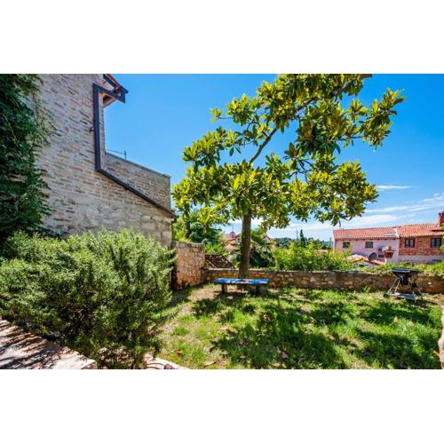 Monte Holiday Home with Jacuzzi