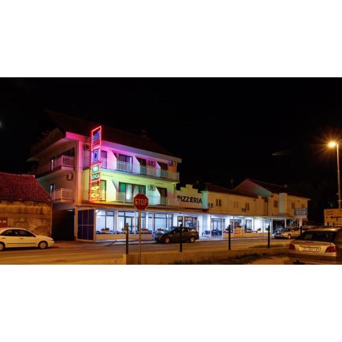 Motel \