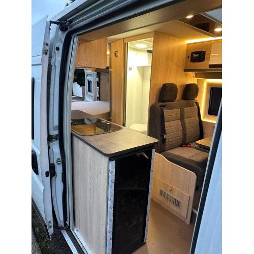 Motorhome rental Luxus negykereken 2