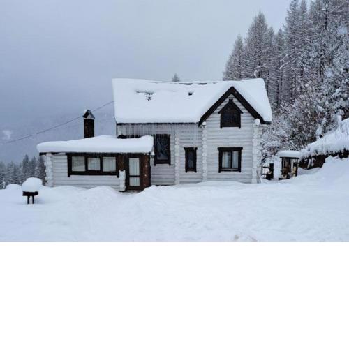 Mountain White House гостинний двір