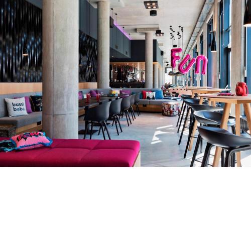 MOXY Vienna Airport