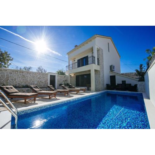MY DALMATIA - Holiday home Castelo Coza with private pool