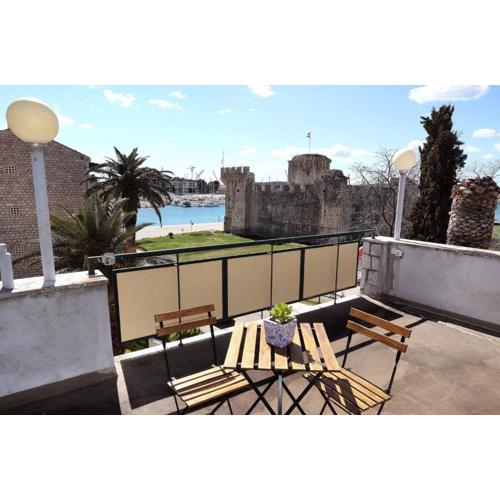 MY DALMATIA - M Apartment Trogir with free parking and roof terrace