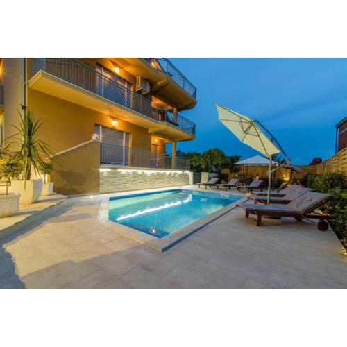 MY DALMATIA - Penthouse Apartment Zadar with shared pool