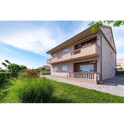 MY DALMATIA - Sea view apartment Nika with private parking