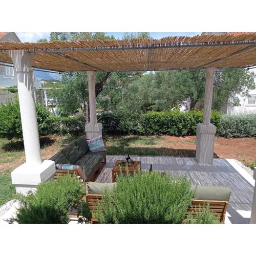 My Mediterranean Villa with Huge Garden and own Parking