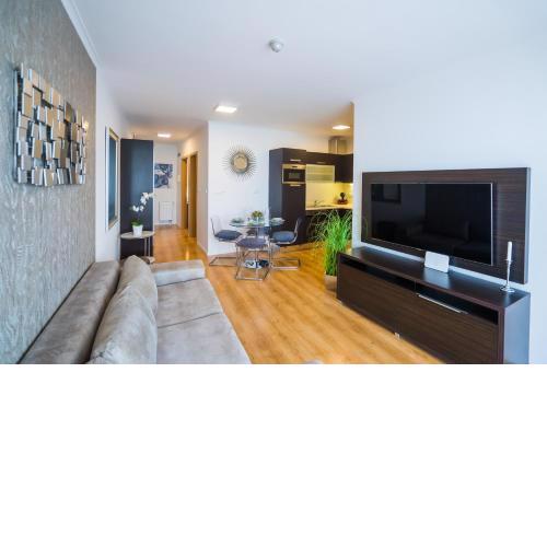 MyFlat Club 218 Gold7 Wellness Apartment