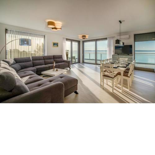 MyFlat Coral 52 Duplex Penthouse