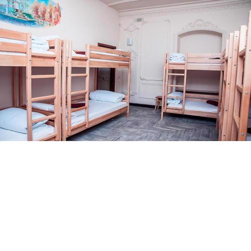 Mykhailivskyi Hostel