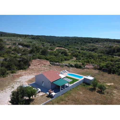 Nane Garden house with heated pool