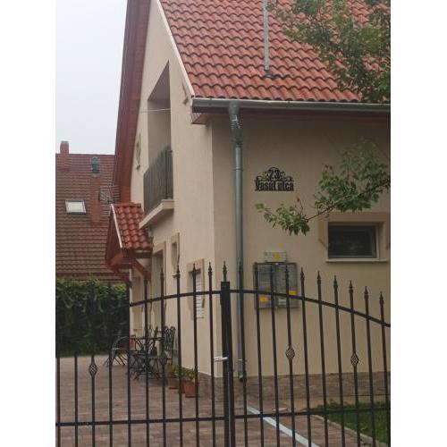Napsugár apartmanház