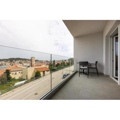 Nava-Apartment with beutiful view and garage space