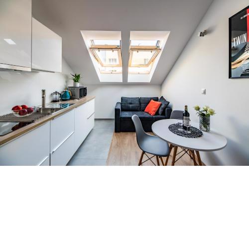 NEO SKY Apartment, FREE PARKING, 15 min walk Old Town&Kazimierz - by Homelike Krakow