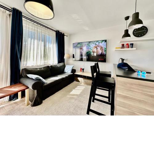 NEON 2 - fast WiFi 70’TV Netflix HBO Max AppleTV+