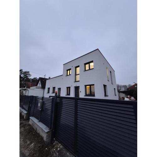 Neubauwohnung mit 80 m2 Terrasse, 8 Minuten von Linz entfernt