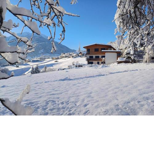 Neuner Charlotte Preise inclusive Skidepot an der Talstation Hochzeiger