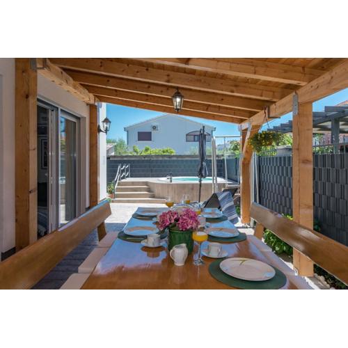 Nevera Apartment