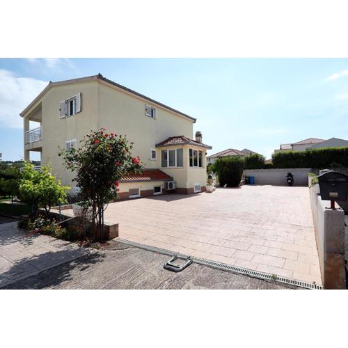 Nevistic Apartmani Trogir