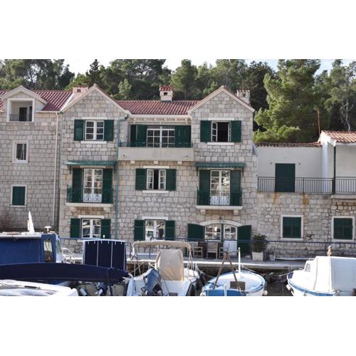 NEW - Villa Columba - 4 Star Deluxe Apartments - Sea-Front & Panorama View