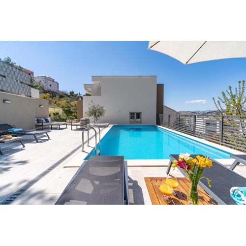 New - Villa Nina with private 32 sqm heated pool, 5 bedrooms, fun zone, 850m from the beach